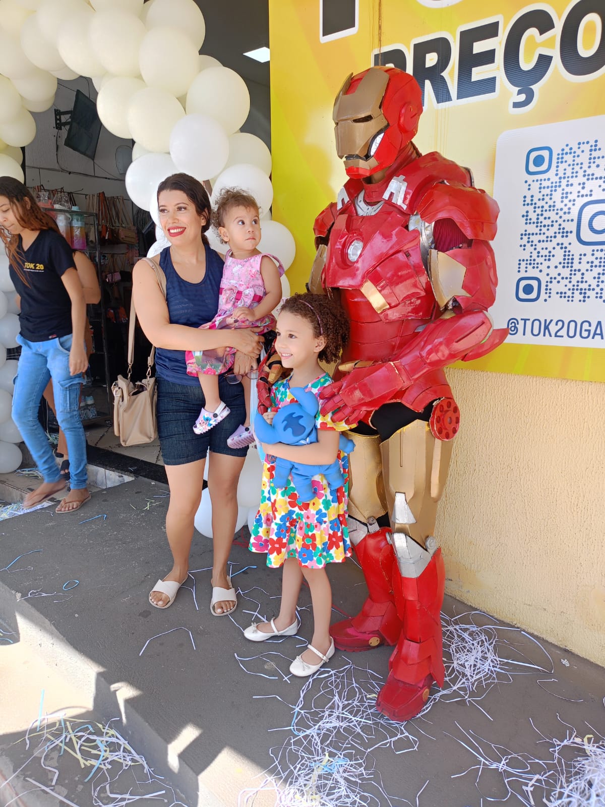 Equipe da Ação Premiada divulgando em evento no shopping